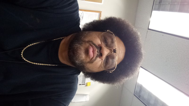Date this attractive United States man P O Man from Richmond US20512