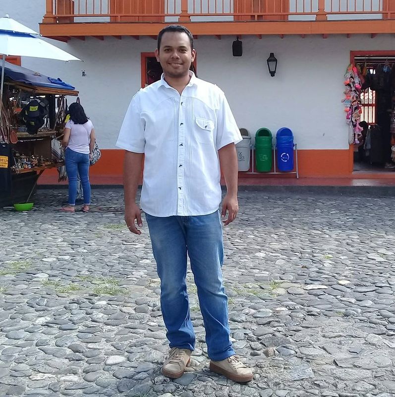Date this foxy Colombia man Edward from Colombia US20522