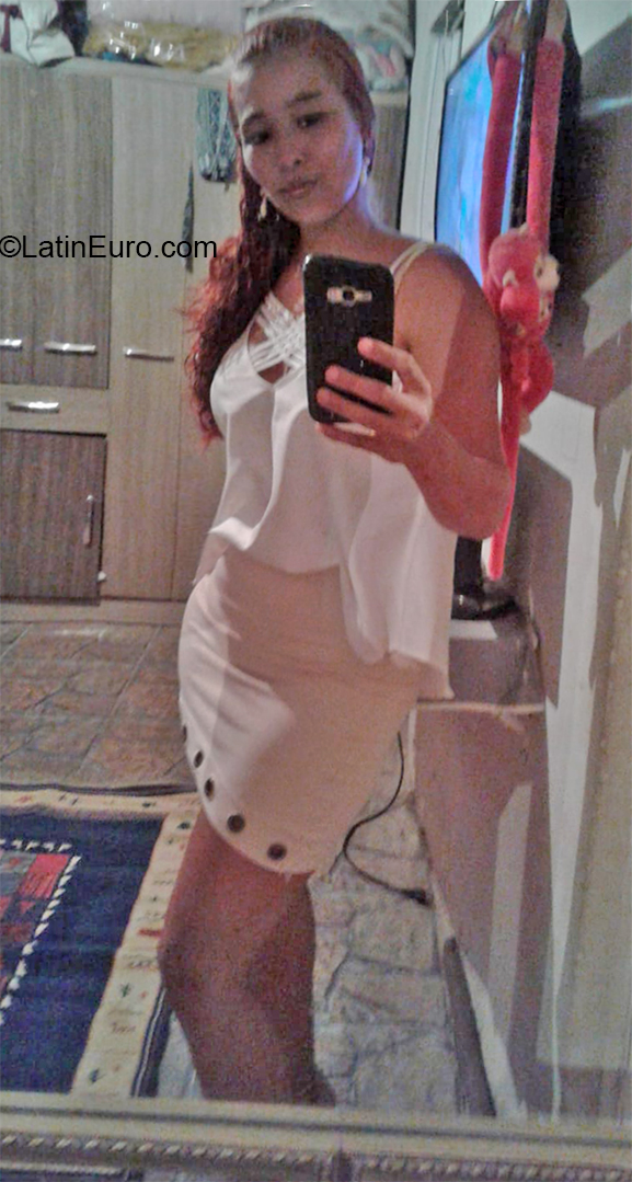 Date this lovely Brazil girl Rayane from Rio de Janeiro BR10988