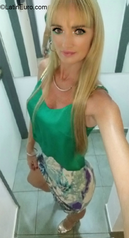 Date this gorgeous Argentina girl Lilian from Posadas AR289