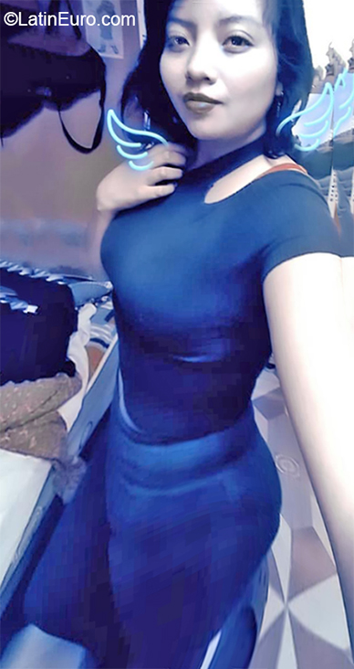 Date this athletic Ecuador girl Andrea from Quito EC402