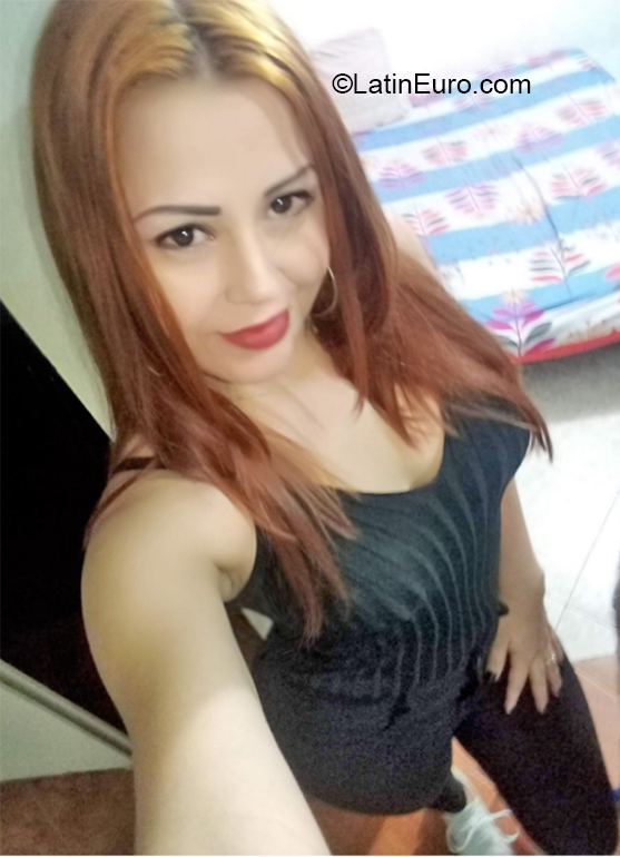 Date this happy Venezuela girl Valentina from Merida VE2878