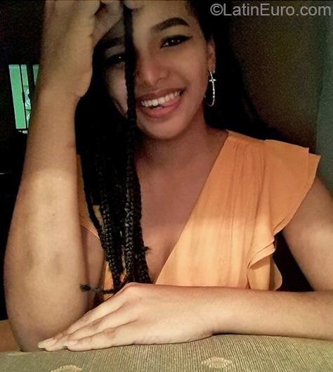Date this pretty Dominican Republic girl Ashley from San Francisco de Macoris DO36982