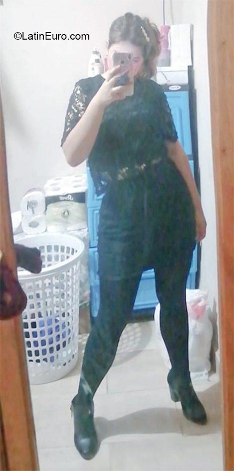 Date this delightful Honduras girl Fabiola from San Pedro Sula HN2745