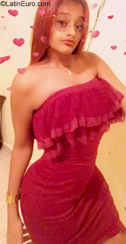 Date this attractive Dominican Republic girl Clarissa from La Romana DO37058