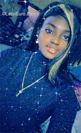 Date this nice looking Dominican Republic girl Yohanna from Barahona DO37072