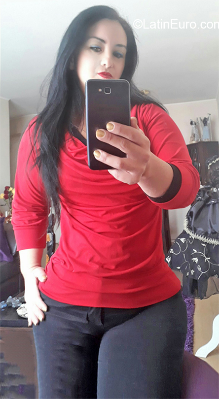 Date this pretty Chile girl Kati from Santiago DO37076