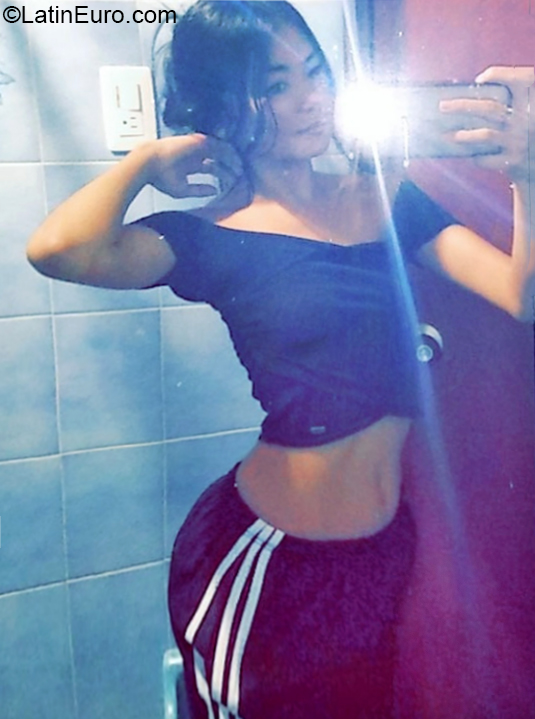 Date this young Colombia girl Juliana from Pereira CO26580