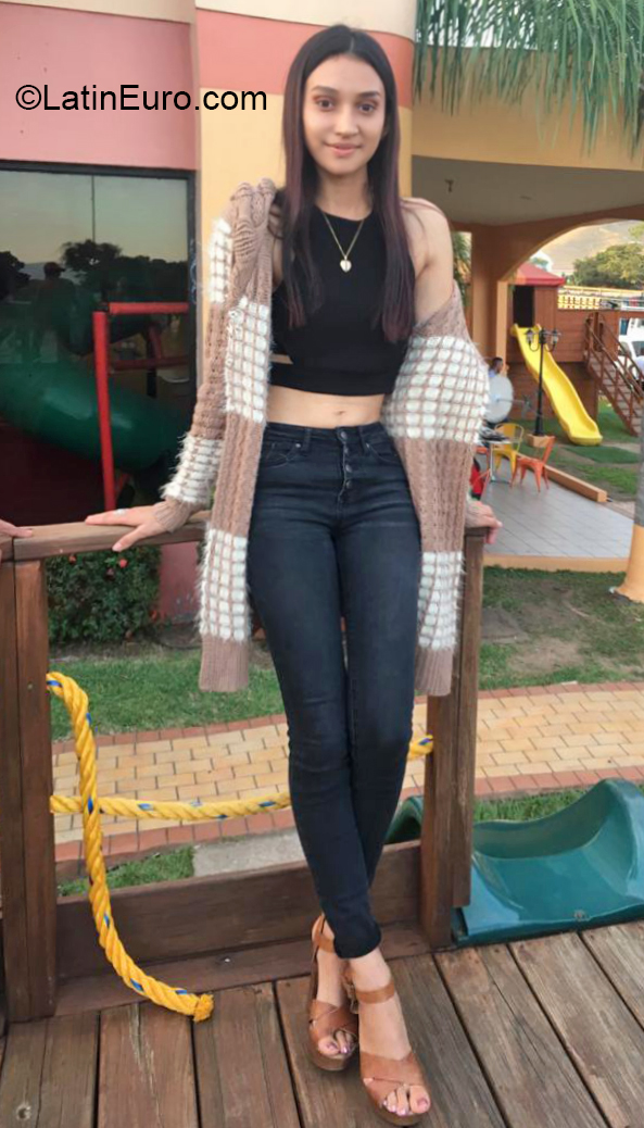 Date this funny Honduras girl Sindy from Santa Maria del Real HN2754