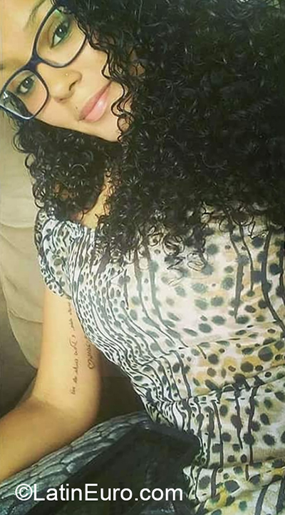 Date this charming Brazil girl Amanda from Caruaru BR11040