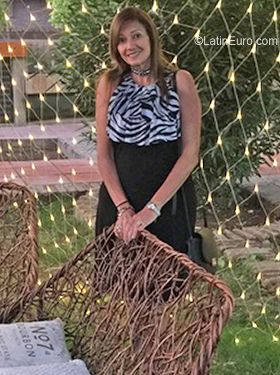 Date this young Chile girl Carmen from San Francisco VE3010