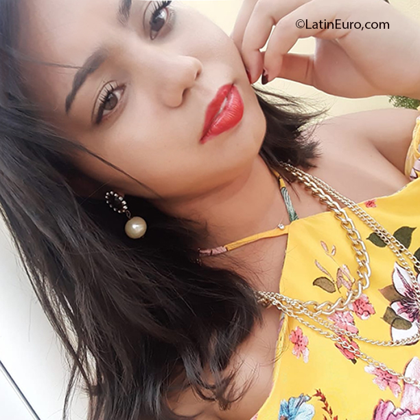 Date this sultry Brazil girl Maria from Santa Rita BR11203