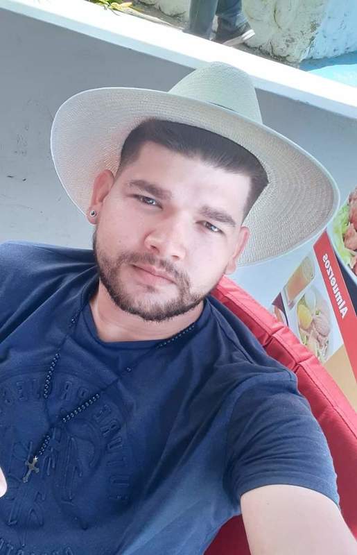 Date this athletic Ecuador man Paul Benitez from Manta EC443