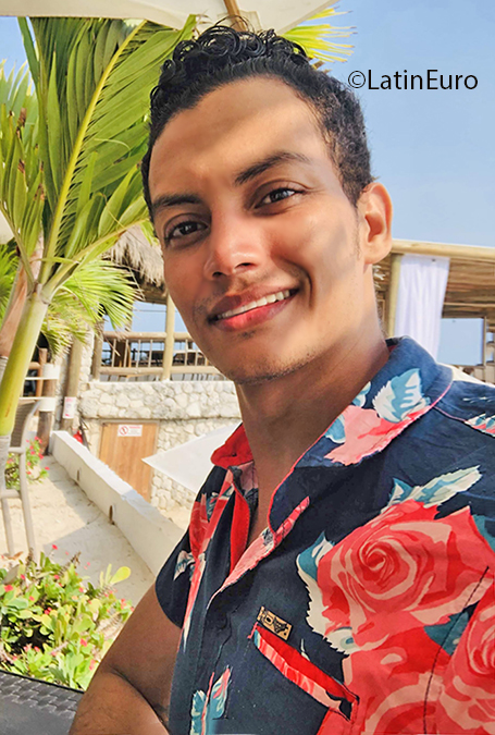 Date this young Colombia man Bayron from Cartagena CO26940