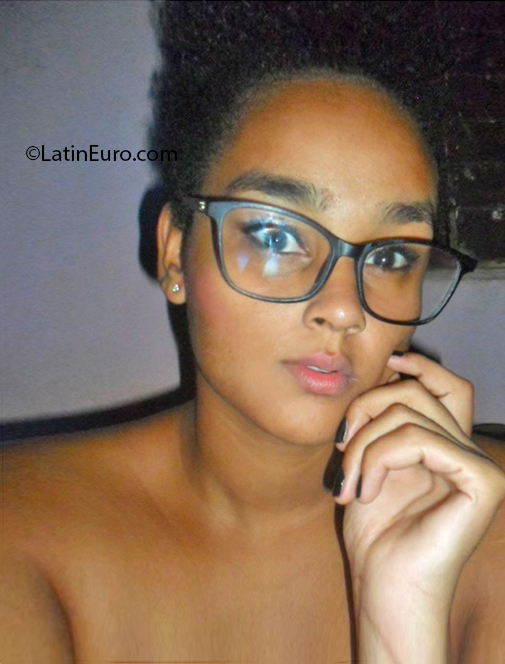 Date this georgeous Brazil girl Mara from Ponte Nova BR11081