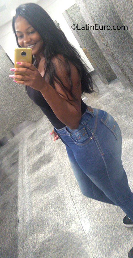 Date this hot Brazil girl Mara from Rio de Janeiro BR11093
