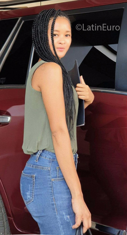 Date this passionate Guinea girl Chinosa from Malabo GN4