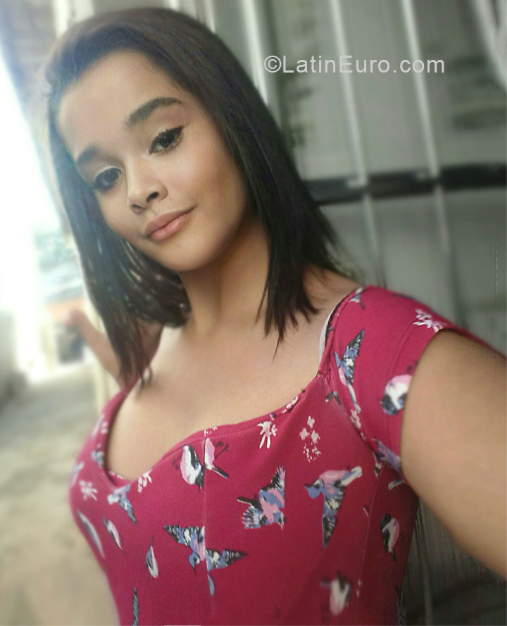 Date this hard body Brazil girl Adriana from Sao Paulo BR11106