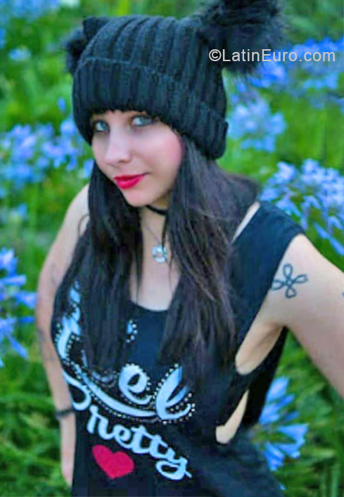 Date this hard body Argentina girl Deni from Buenos Aires AR384