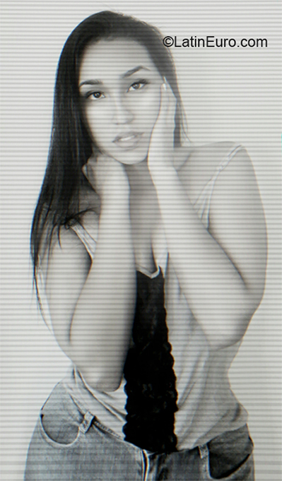 Date this athletic Venezuela girl Andrea from Ciudad Guayana VE3175