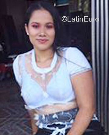 Date this young Colombia girl Shari from Pereira CO27304