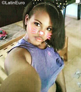 Date this lovely Venezuela girl Yurva from Margarita Island VE3201