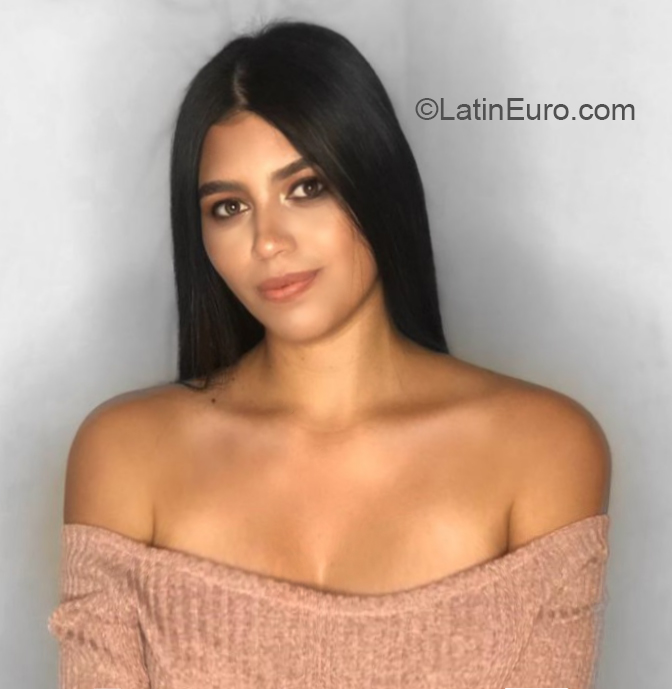 Date this charming Venezuela girl Daniela from Trujillo VE3209