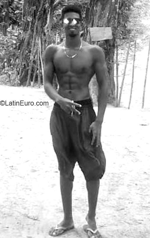 Date this athletic Dominican Republic man Francisco from Puerto Plata DO38218