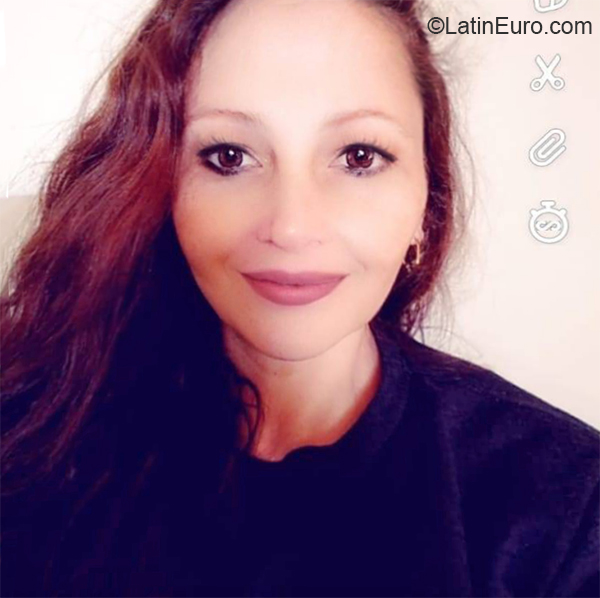 Date this charming Brazil girl Salwa from Sao Paulo BR11176