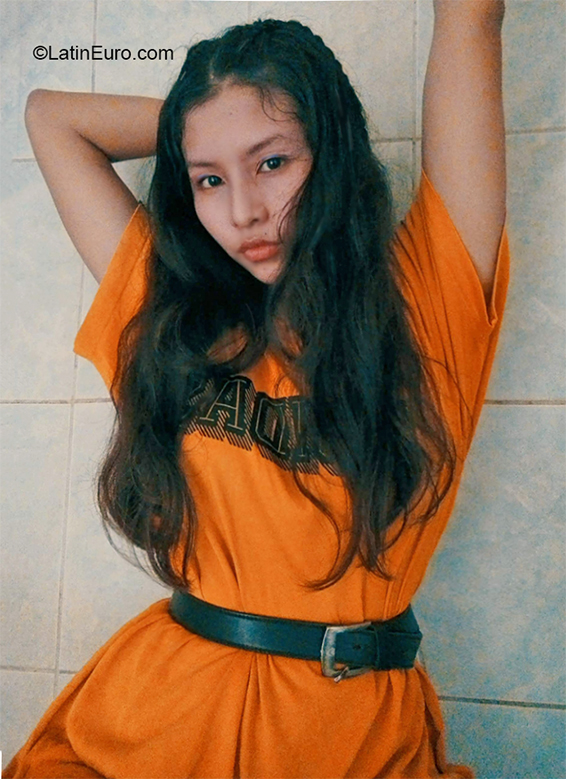 Date this hard body Peru girl Nataly from Lima PE1590