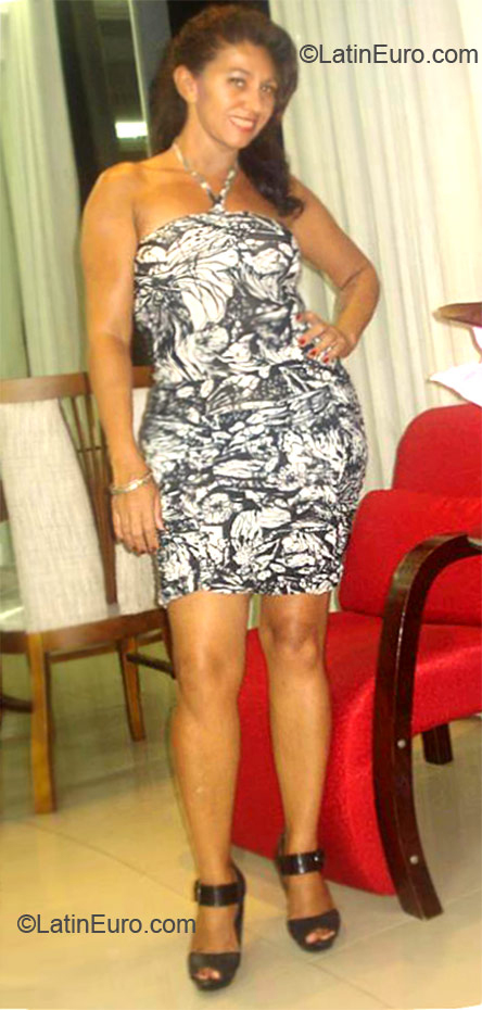 Date this exotic Brazil girl Janyna from Governador Valadares BR11185