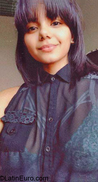 Date this charming Venezuela girl Kelly from Maracay VE3291
