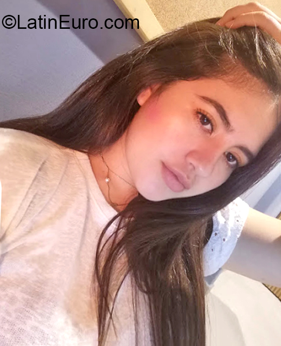 Date this funny Mexico girl Itzel from Mexico City MX1923