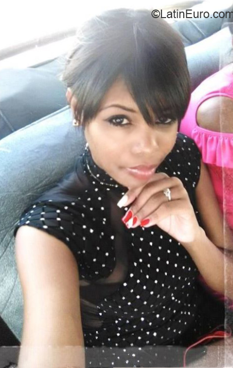 Date this athletic Cuba girl Tami from Havana CU697