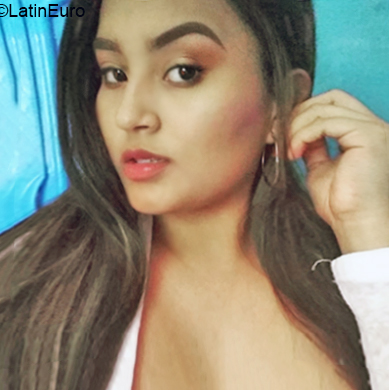 Date this voluptuous Nicaragua girl Stefany from Managua NI244