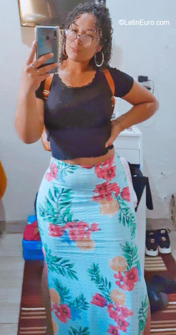Date this fun Brazil girl Emily from Osorio BR11189