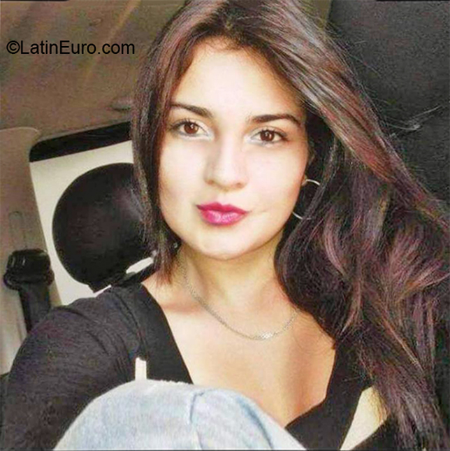 Date this funny Colombia girl Dayana from Cucuta CO27860