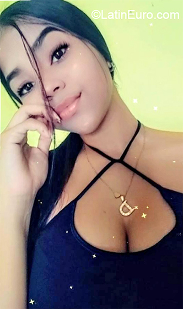 Date this sensual Venezuela girl Daniela from Cabimas VE3314