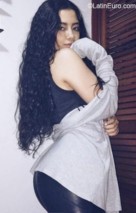 Date this young Venezuela girl Verona from Caracas VE3337