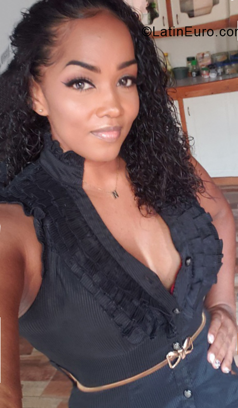 Date this nice looking Costa Rica girl Nancy from Limon CR412
