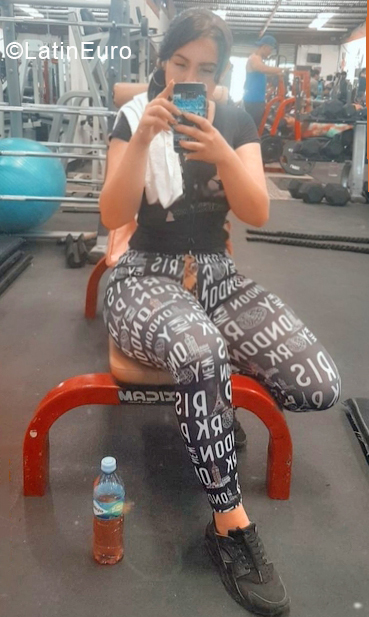 Date this nice looking Nicaragua girl Isamar from Nicaragua NI249