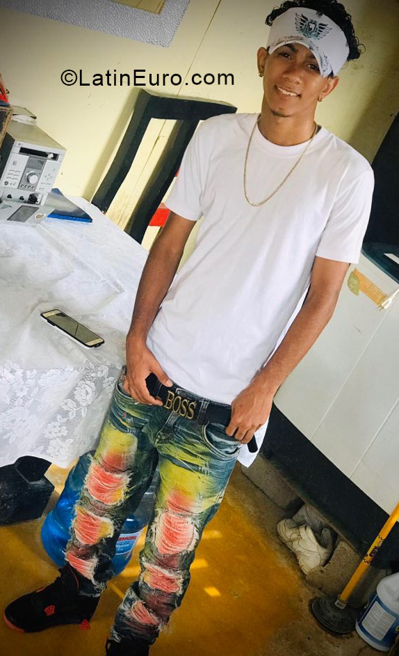 Date this foxy Dominican Republic man Jefry from Santiago DO38522