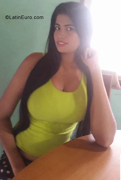Date this sensual Venezuela girl Vanessa from Ciudad Guayana VE3375