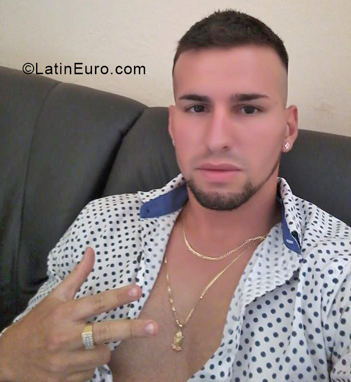 Date this voluptuous Chile man Angel from Lautaro CL192