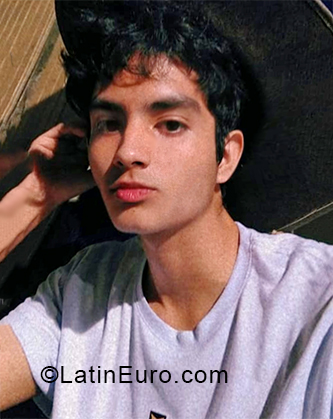 Date this hot Colombia man Santiago from Cali CO28449