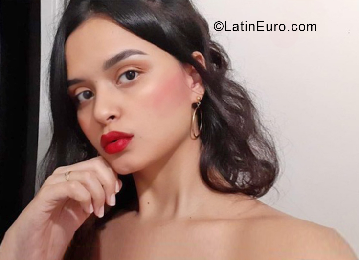 Date this delightful Colombia girl Alexandra from Bucaramanga CO28529