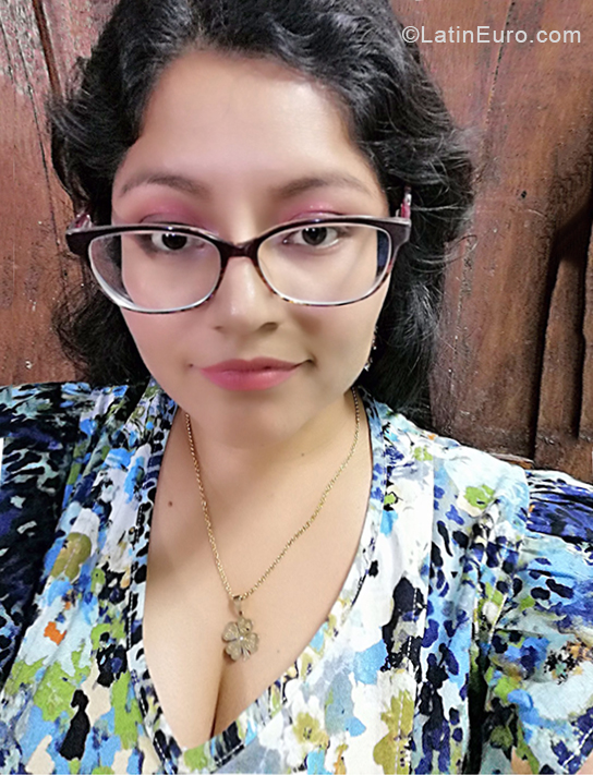 Date this tall Peru girl Karen from Lima PE1663