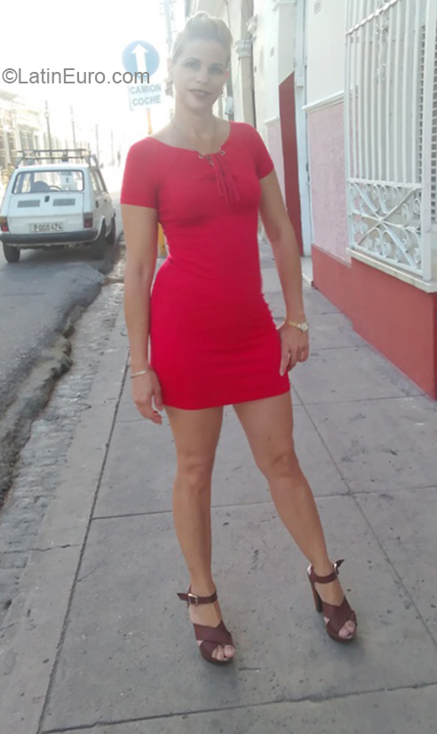 Date this passionate Cuba girl Ailyn from Cienfuegos CU726