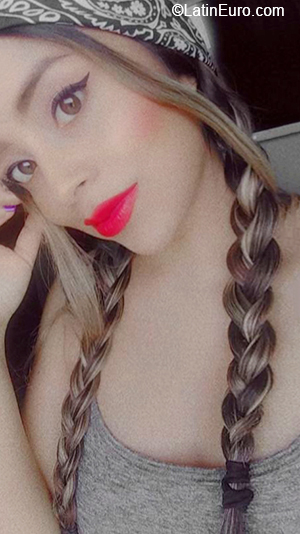 Date this gorgeous Colombia girl Laura from Manizales CO28584
