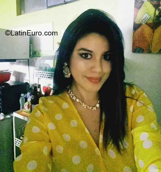 Date this beautiful Peru girl Ivonne from Lima PE1669